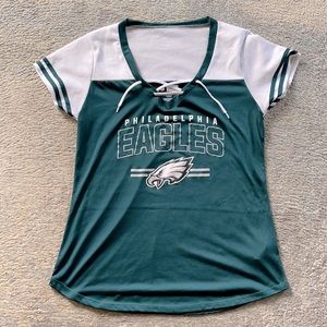 Women’s Philadelphia Eagles v neck T-shirt L